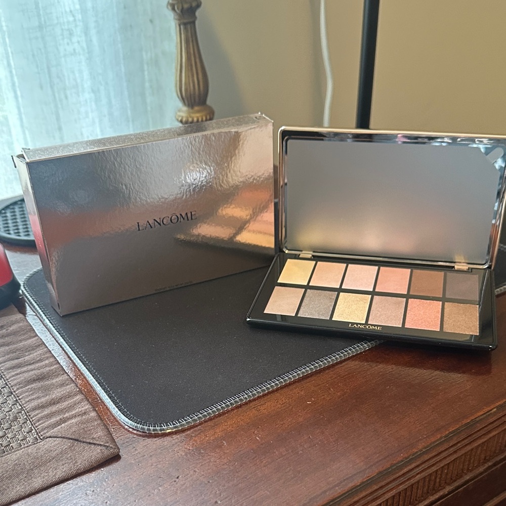 Lancome Eyeshadow Palette - Rose Gold palette. Holiday 2024